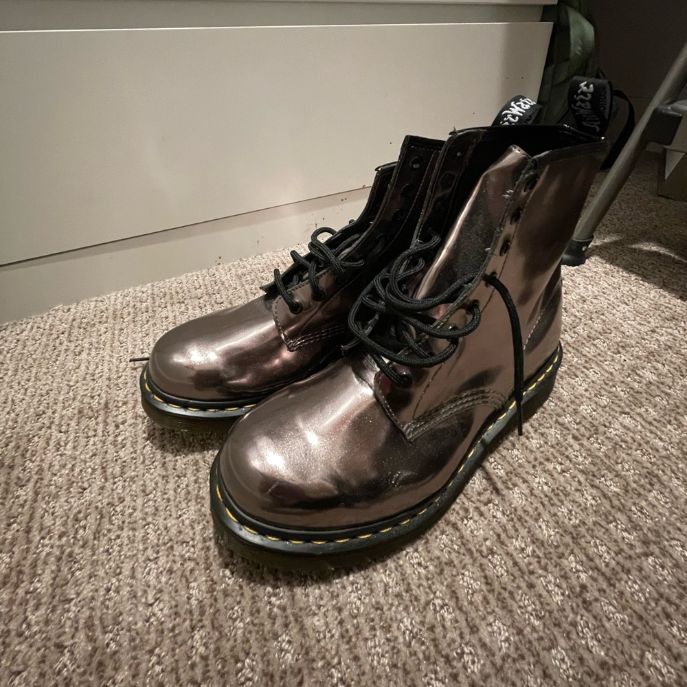 Size 9 purple/metallic Dr.Martens. Never worn! Only tried on.